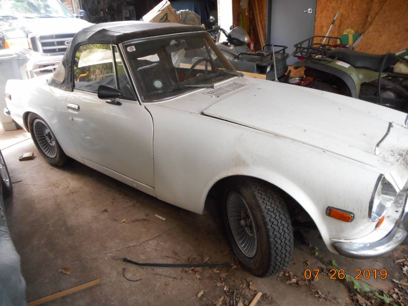 Illustration for article titled At $3,600, Could This 1970 Datsun Fairlady 2000 Project Prove a Fair Deal?